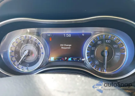 2018 Chrysler 300 Limited z USA, uszkodzony, nr VIN 2C3CCAEG5JH137002